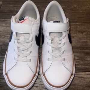 Kids Nike Court Legacy